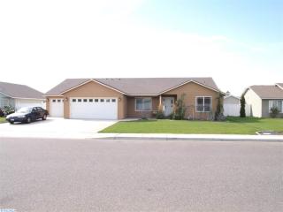 6108 Klickitat Ln, Pasco, WA 99301-6815