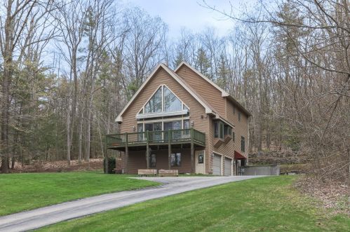 182 Mills Shore Dr, Hampstead, NH 03841-5134