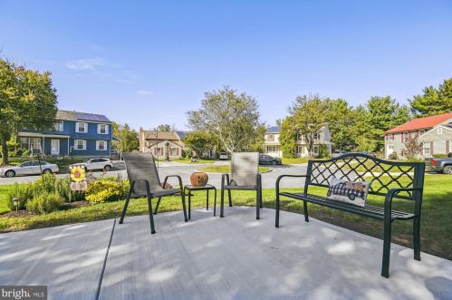 6239 Blue Dart Pl, Columbia MD  21045-4454 exterior