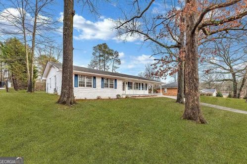 4364 Herschel Rd, Atlanta GA  30337-4931 exterior