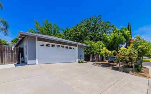 1821 Brookwood Dr, Vacaville, CA 95687-6108
