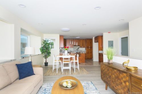 920 19th Ave, Honolulu HI  96816-4605 exterior