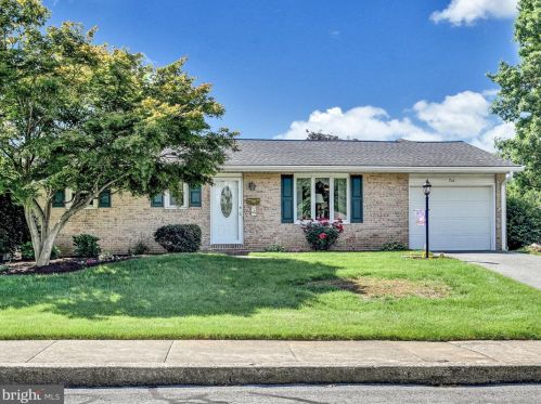 710 Woodlawn Ave, Ephrata, PA 17522-1925