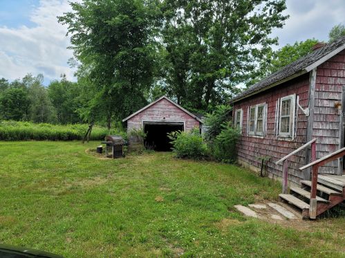 35 Old Norridgewock Rd, Fairfield, ME 04937-3122