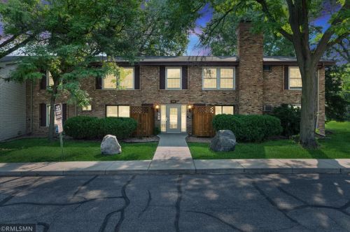4600 Cedar Lake Rd, Minneapolis MN  55416-3724 exterior