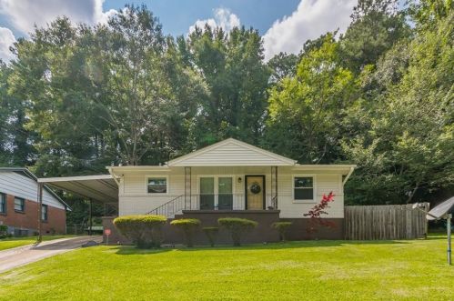 2625 Harmony Way, Atlanta GA  30344-2046 exterior