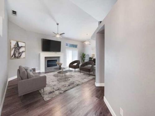 9204 Summer Pond Ct, Elk Grove, CA 95624-3570