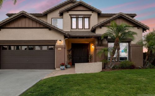 6555 Robinea Dr, Carlsbad, CA 92011-2507