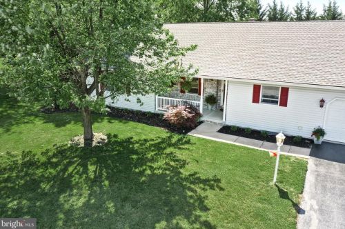 2865 Admire Springs Dr, York PA  17315-4584 exterior