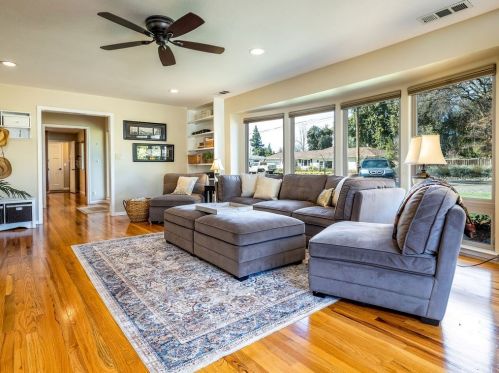 879 Filbert Ave, Chico, CA 95926-4015