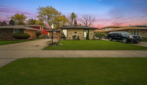 15245 Blackstone Ave, Dolton, IL 60419-3115