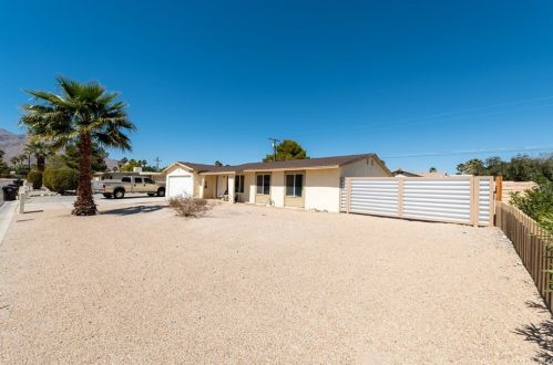 2232 Hildy Ln, Palm Springs, CA 92262-2442
