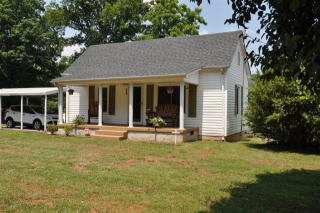 4124 Henry River Rd, Hickory, NC 28602-8540