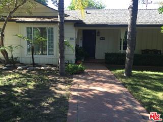 5189 Gloria Ave, Van Nuys, CA 91436-1530