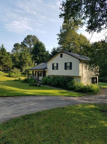 2655 Montego Dr, Buford, GA 30519-6402