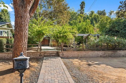 1986 Rincon Ave, Riverside, CA 92506-1628