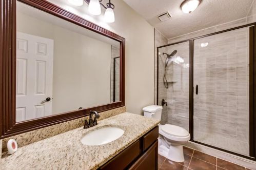 1131 Brookside Dr, Cedar Hill TX 75104-8800 exterior