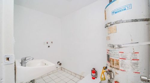 3844 Lofton Pl, Riverside CA  92501-1810 exterior