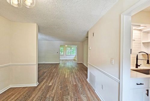 87 De Arc Pl, Atlanta, GA 30327-1014
