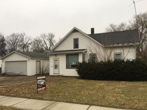 415 Madison St, Paris, IL 61944-2044
