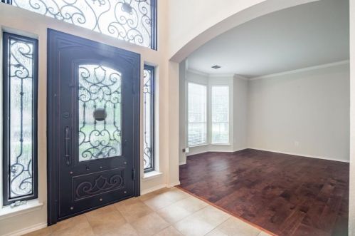 7904 Thorneywood Rd, Plano TX  75024-3909 exterior