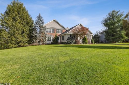 3 Kale Dr, Bridgewater, NJ 08807-2389