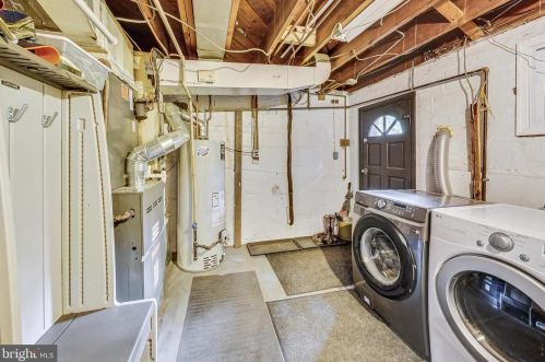 1506 Live Oak Dr, Silver Spring MD 20910-1543 exterior