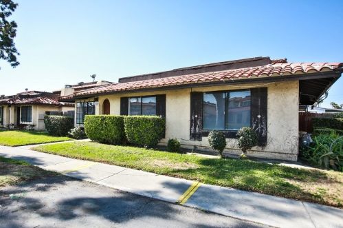 3961 Mcfadden Ave, Santa Ana, CA 92704-1356