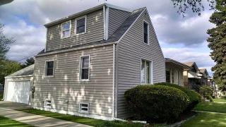 7252 Pensacola Ave, Chicago, IL 60706-1221