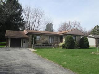 626 Benbrook Rd, Butler, PA 16001-1752