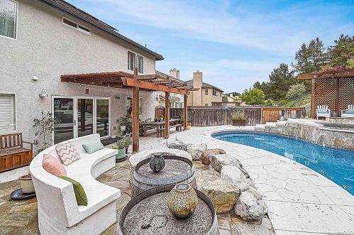 1282 Granite Spg Dr, Chula Vista CA  91915-2506 exterior