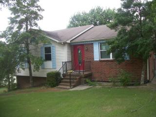 5124 Roxborough Dr, Hermitage, TN 37076-3208