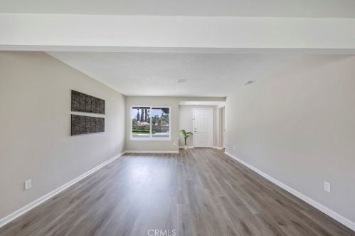 6969 Hillside Ave, Riverside CA  92504-2071 exterior