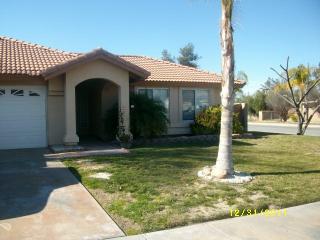 1208 Las Rosas Dr, San Jacinto CA  92583-5265 exterior