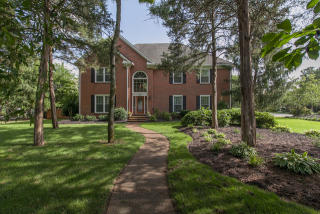 1302 White Oak Ln, Murfreesboro, TN 37130-1108
