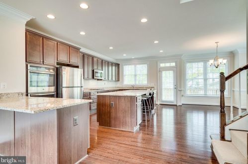 7892 Carbondale Way, Springfield VA  22153 exterior