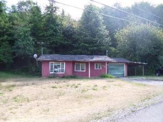 3090 Longwood Dr, Winchester Bay, OR 97467-1798