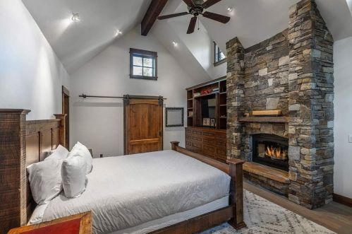 321 David Frink, Truckee CA  96161-5105 exterior