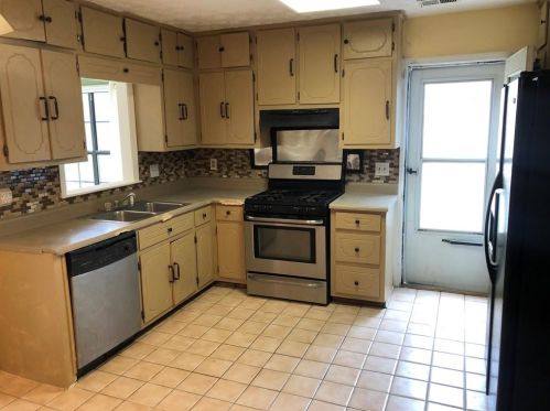 6080 Katherine Rd, Rex GA 30273-1120 exterior