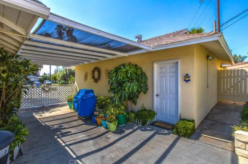 3520 Watkins Dr, Riverside CA  92507-4609 exterior