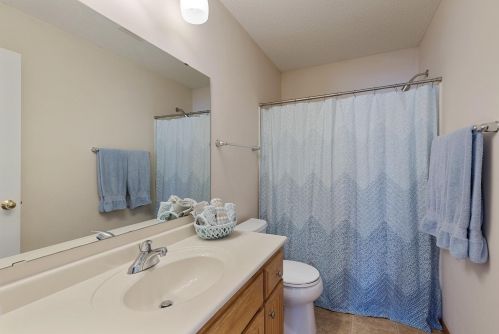 920 Drew Dr, Saint Paul MN  55129-6900 exterior