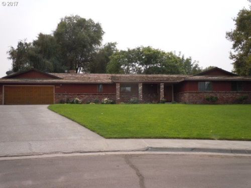 1070 Judith Pl, Hermiston, OR 97838-2259