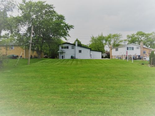 103 Rozanne Dr, Addison IL  60101-2626 exterior