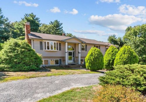 12 Cambio Ct, West Greenwich, RI 02817-1667