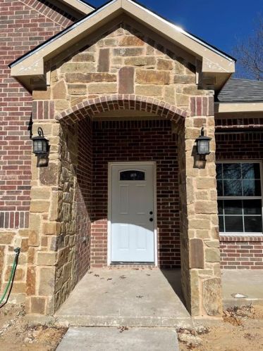 4129 Knox St, Fort Worth TX  76119-5098 exterior