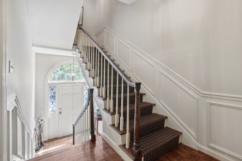 29 Mooregate Sq, Atlanta, GA 30327-1539