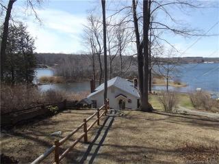 251 Woodland Rd, Coventry CT  06238-2338 exterior