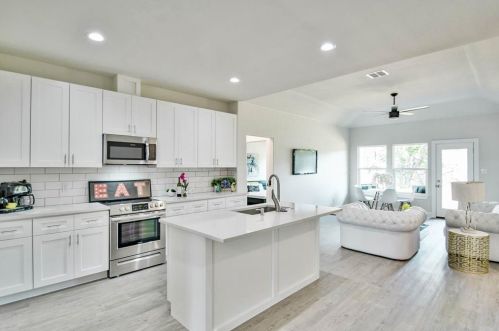 2817 Steepleridge Cir, Granbury TX  76048-6440 exterior