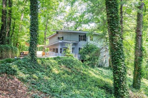 185 Mill Ct, Atlanta, GA 30328-1833