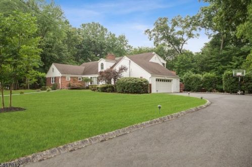1880 Winding Brook Way, Scotch Plains, NJ 07076-4718